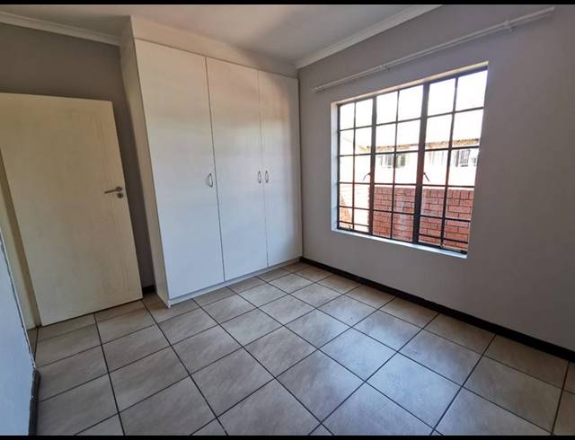 2 BEDROOM TOWNHOUSE FOR SALE IN MEYERTON CENTRAL